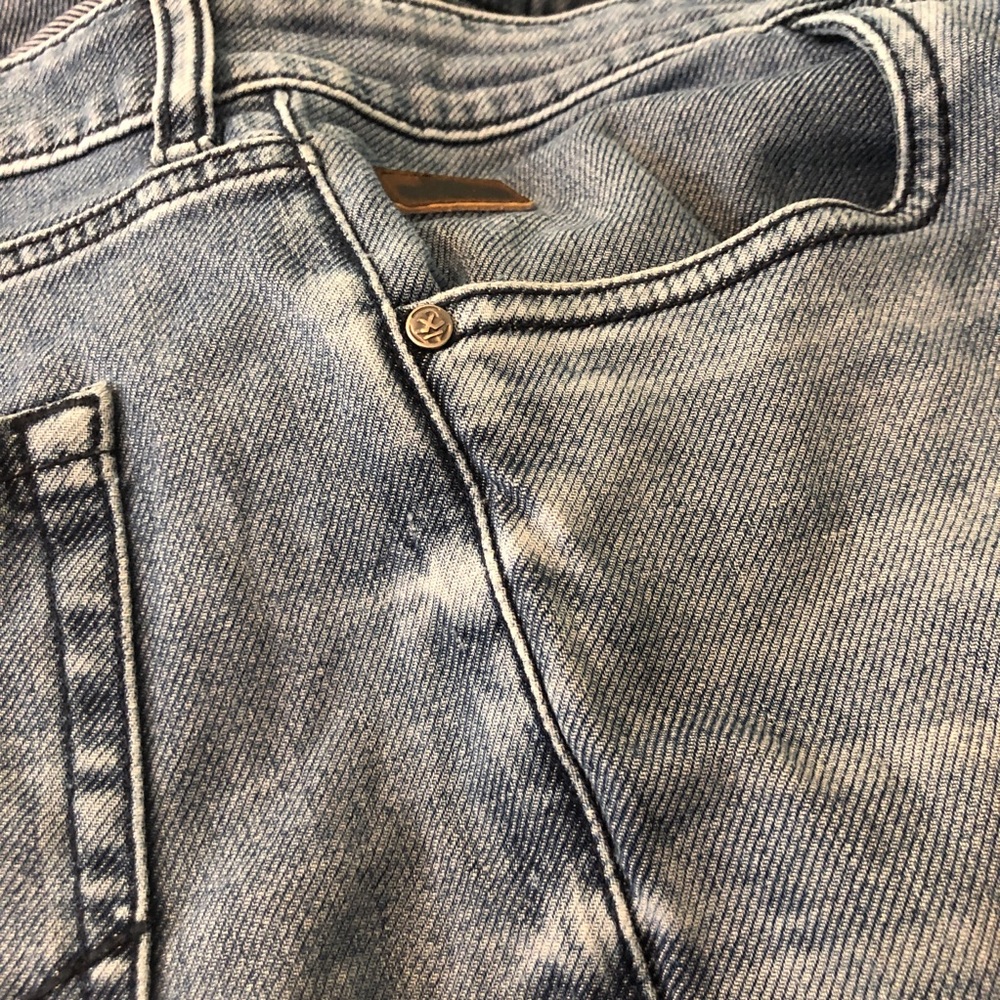 ⭐️FREE WITH PURCHASE⭐️
WROGN Jeans - Picture 8 of 9
